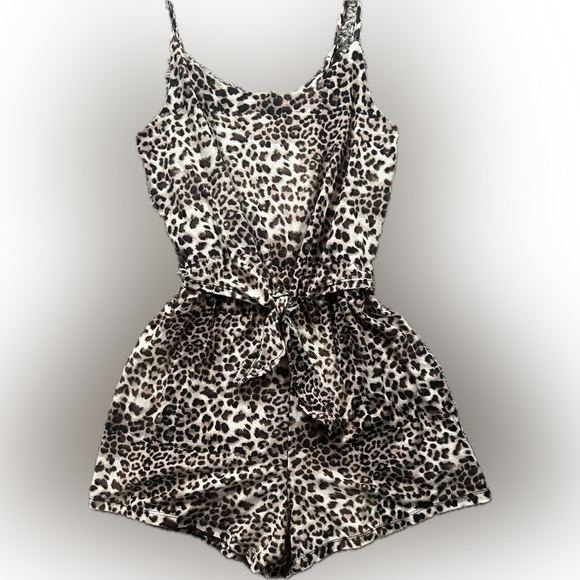 NWOT Animal Print Tie Front Romper with Spaghetti Straps. - Picture 1 of 7